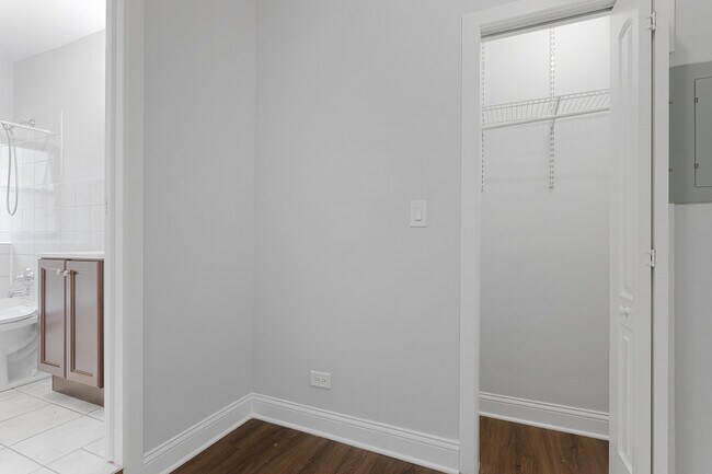 Building Photo - 4555 Malden St