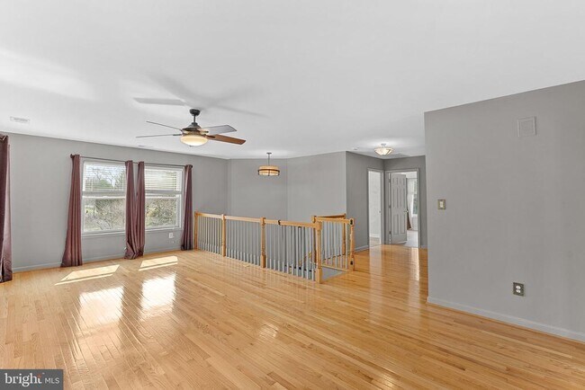 Building Photo - 19451 Youngs Cliff Rd