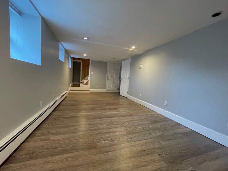 Building Photo - 31 Wheatland St