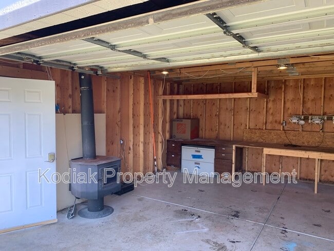 Building Photo - 150 W 1050 S