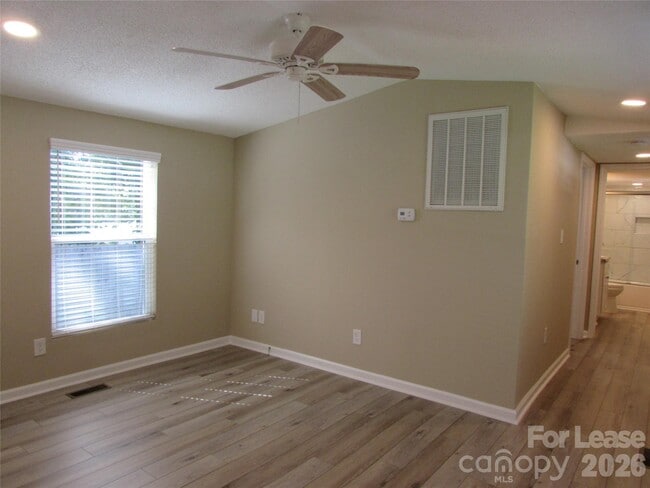 Building Photo - 182 Dry Dock Loop