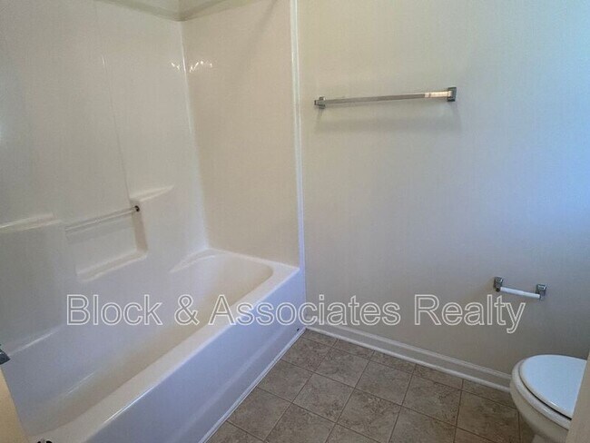 Building Photo - 5147 Fiddlers Run Dr
