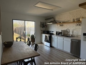 Building Photo - 6910 Saharastone Dr