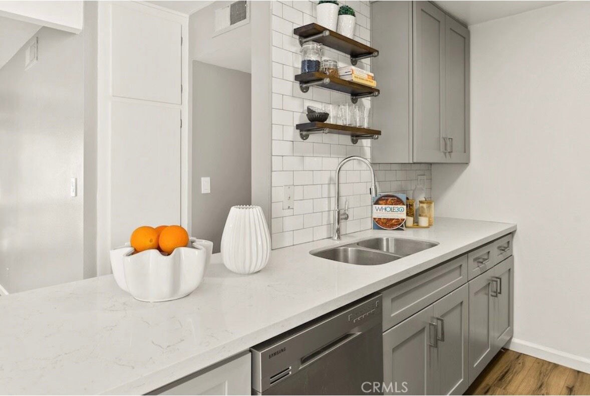 Building Photo - 18620 Hatteras St