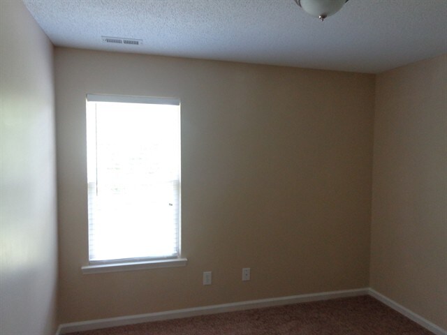 Building Photo - 3226 Silver Spur Ct