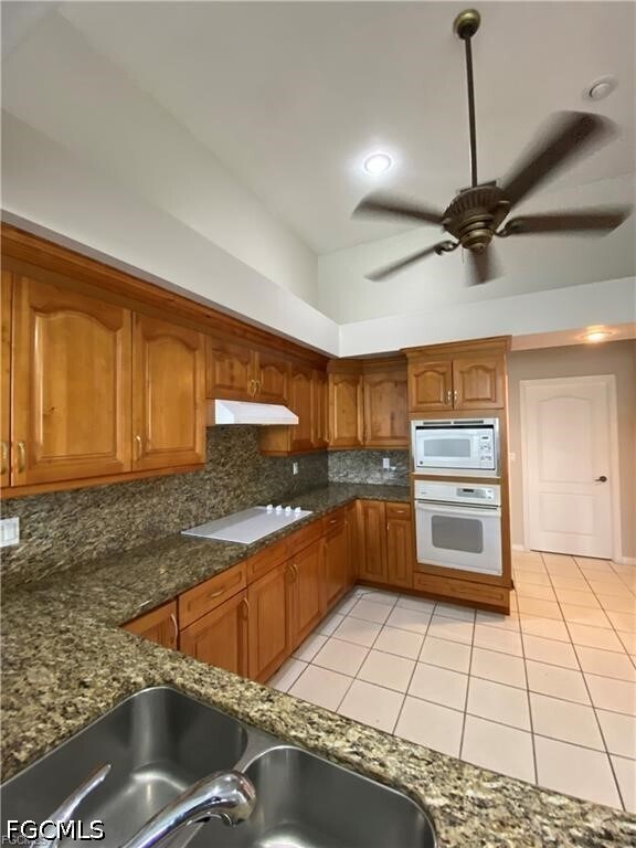 Building Photo - 16971 Timberlakes Dr
