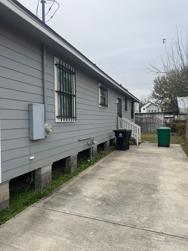 Building Photo - 2614 Eva St