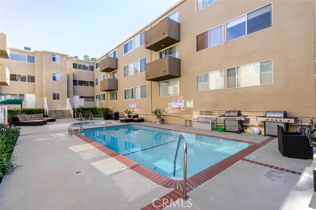 Building Photo - 14141 Dickens St