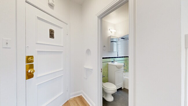 Building Photo - 17 Hermann St