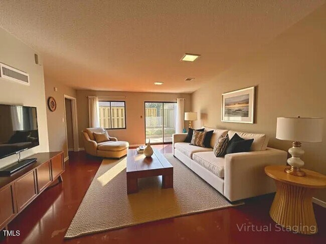 Building Photo - 4720 Walden Pond Dr