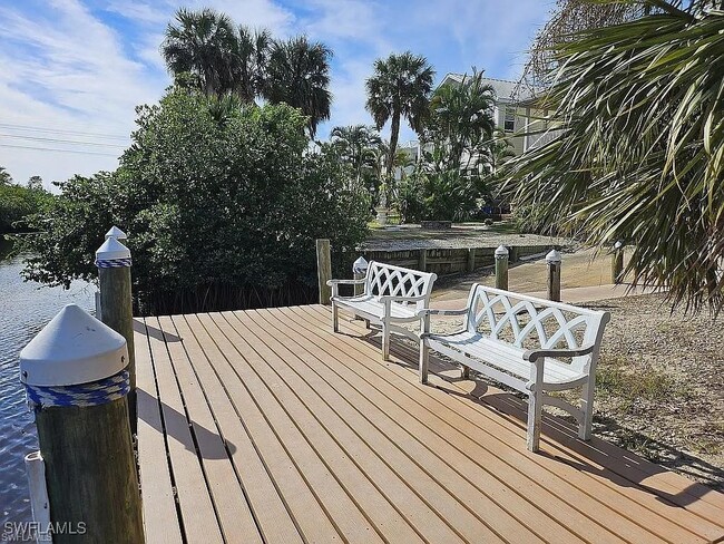 Building Photo - 6123 Lakefront Dr