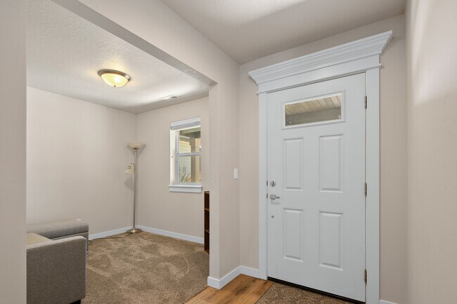 Building Photo - 1824 E Ringneck St