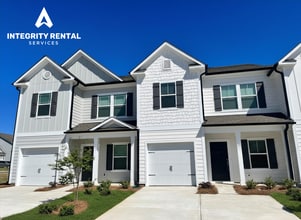 Building Photo - BEAUTIFUL 3BD/2.5BTH Townhome - Belmont - JULY MOVE IN