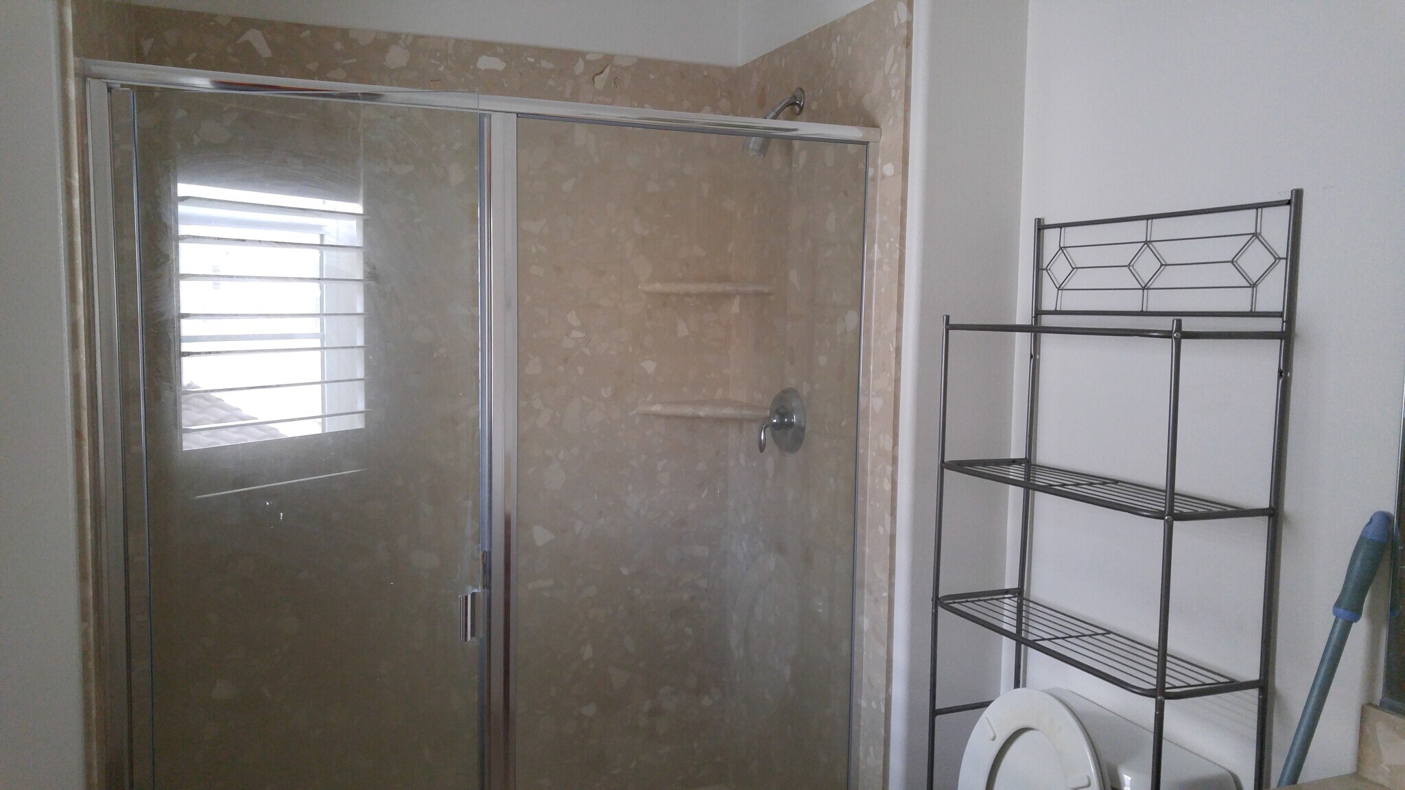 Building Photo - 153 Lucy Ln