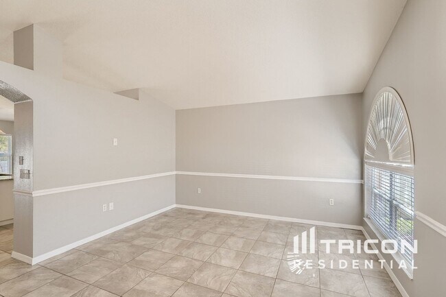 Building Photo - 30433 Tremont Dr