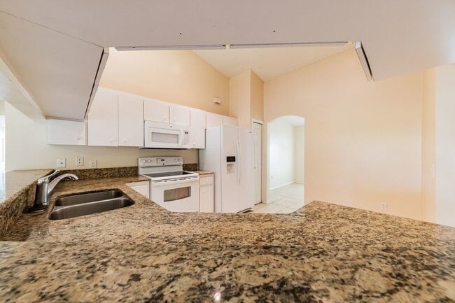 Building Photo - 517 Terranova Cir