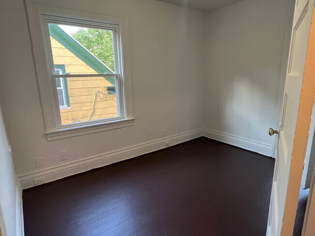 Building Photo - 114-116 Depew St