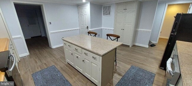 Building Photo - 216 Stern Cove