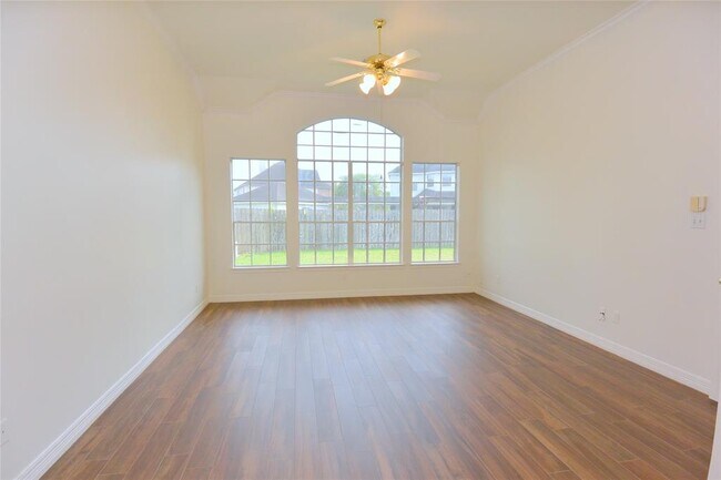 Building Photo - 5902 Indian Hills Ln