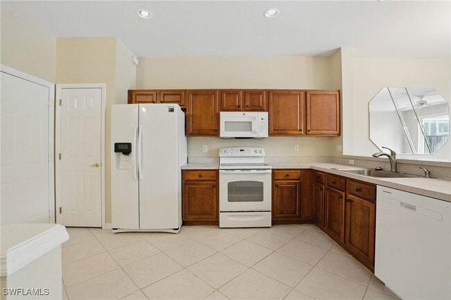 Building Photo - 8310 Village Edge Cir