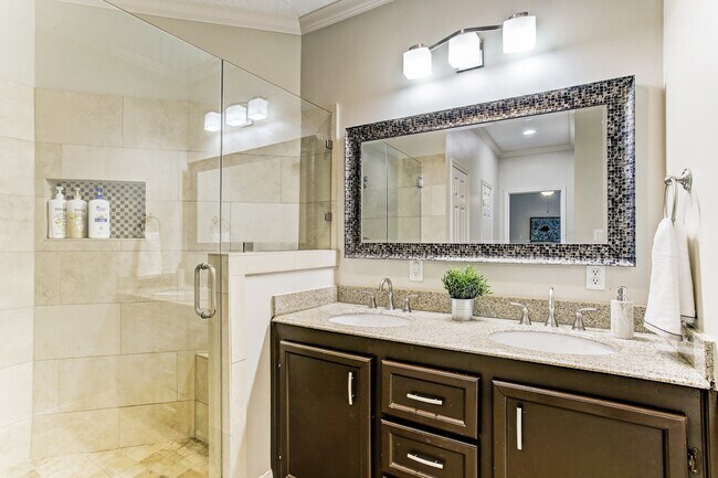 Building Photo - 12203 Maple Rock Dr