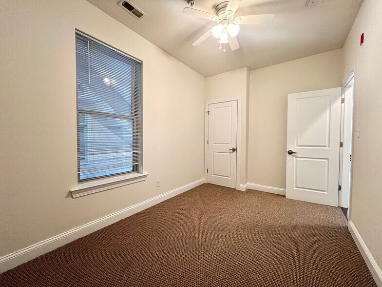 Building Photo - 1814 N 16th St