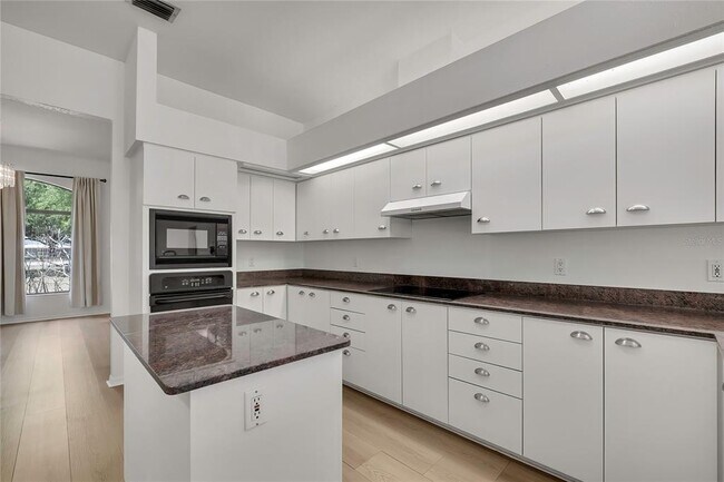 Building Photo - 18401 N 30th St