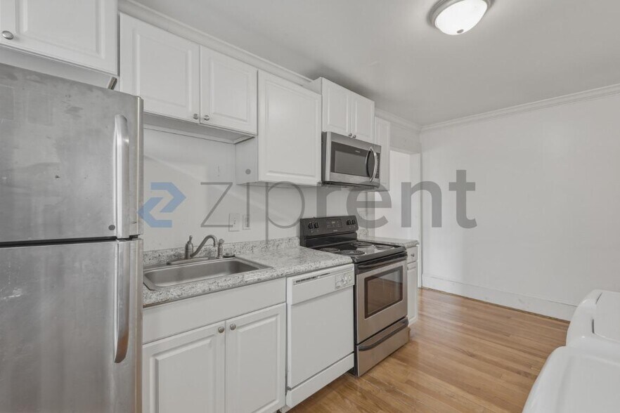 Building Photo - Unit Apt B