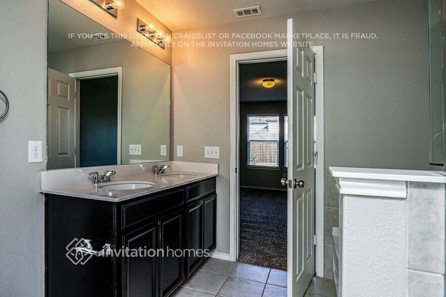 Building Photo - 1733 Trace Dr