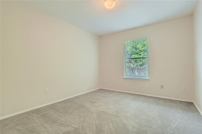 Building Photo - 315 Waterlily Way