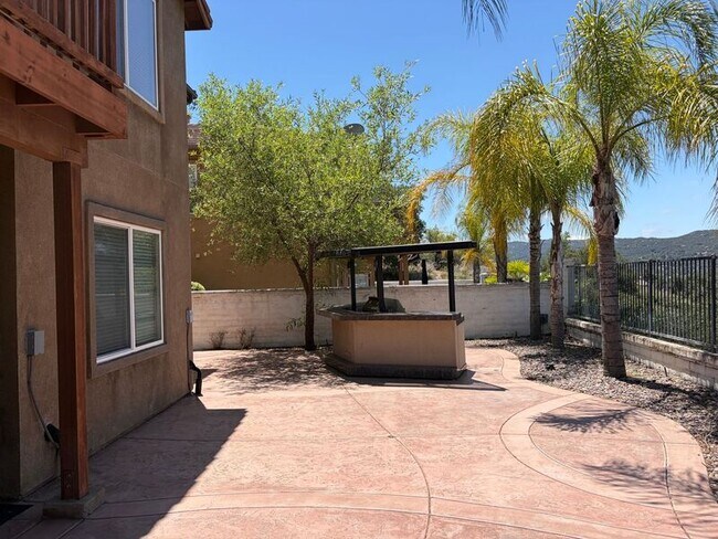 Building Photo - 46263 Drymen Ave