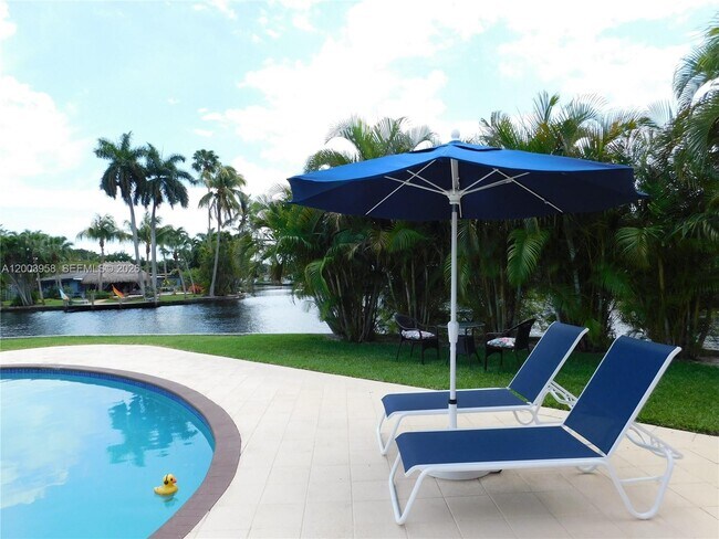 Building Photo - 108 NE 30th St