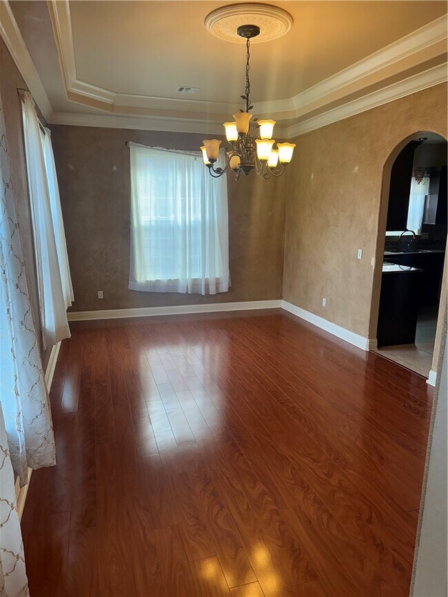 Building Photo - 4500 SW Swinton Dr