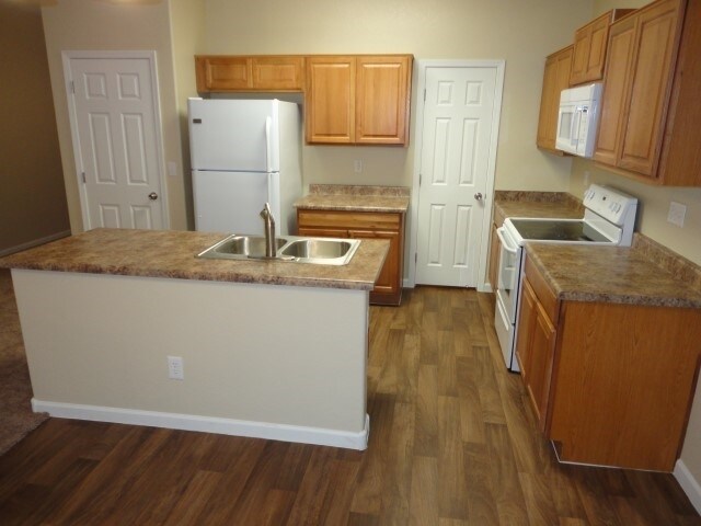 Building Photo - 6405 W Pioneer St