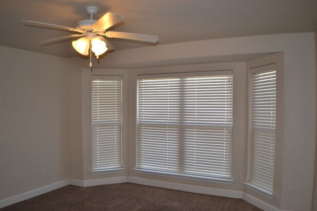 Building Photo - 1220 Randolph Dr