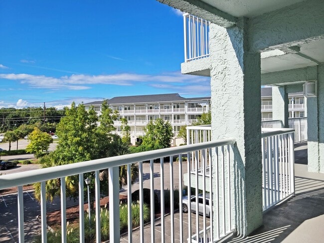 Building Photo - Summerhouse 310