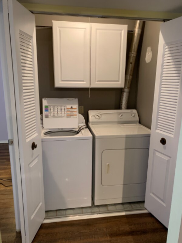 Building Photo - 6116 Hilltop Dr