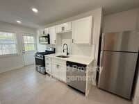 Building Photo - 300 E Gregory Blvd