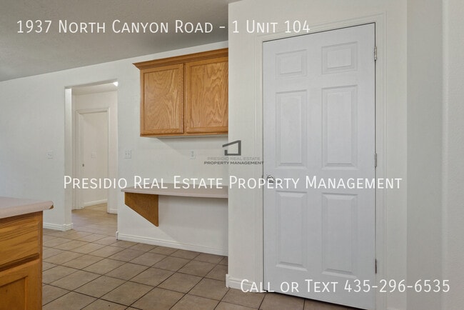 Building Photo - 1937 N Canyon Rd