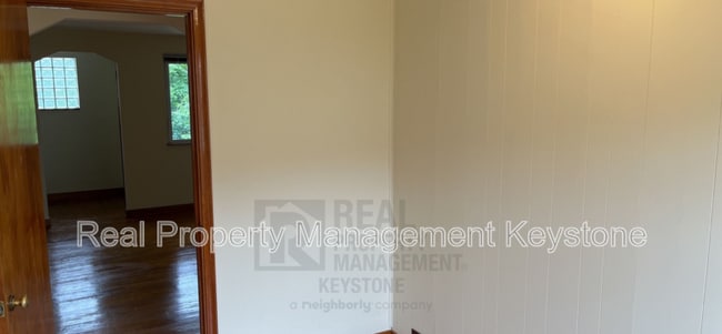 Building Photo - 910 9th St