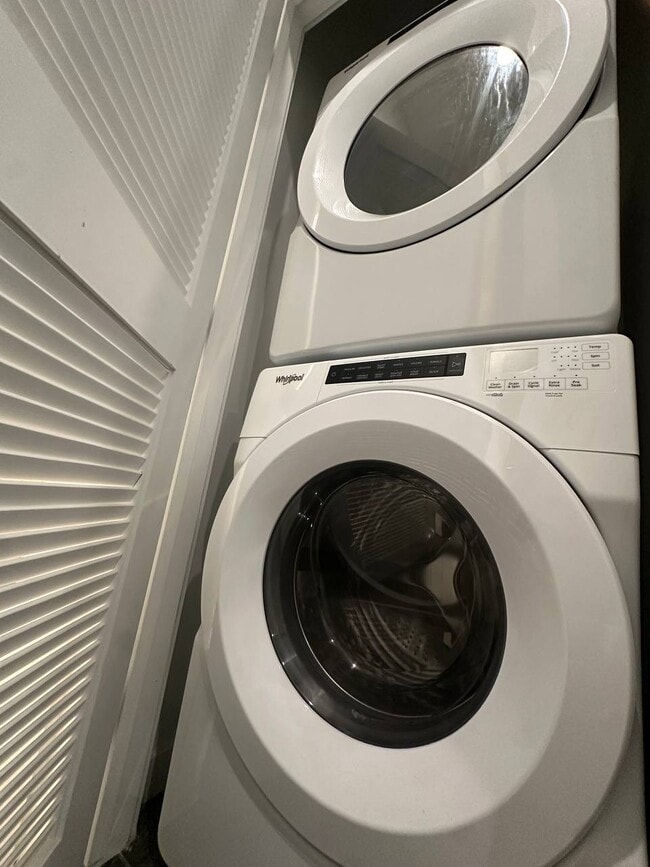 Building Photo - 20060 Prairie St