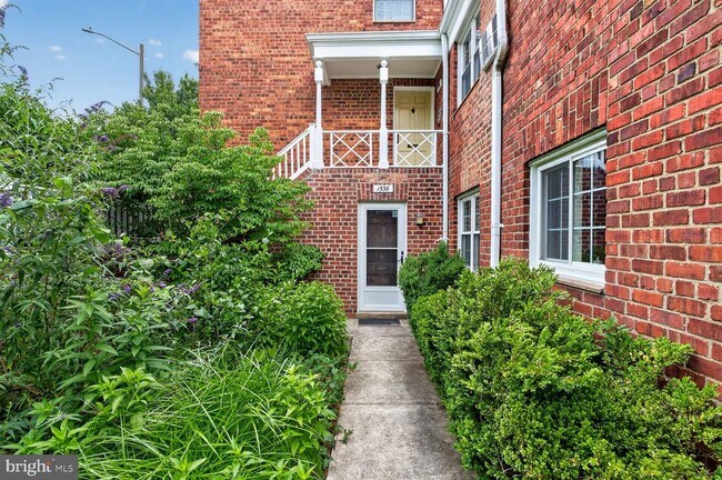 Building Photo - 1536 Mt Eagle Pl