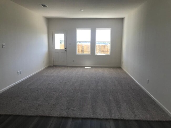 Building Photo - 100 Connecticut Ct