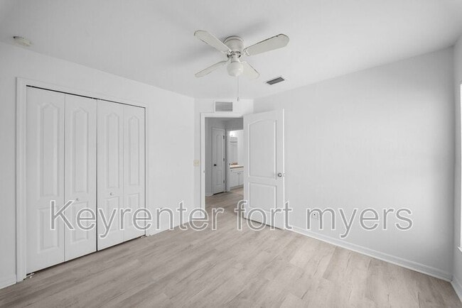 Building Photo - 3213 17th St SW