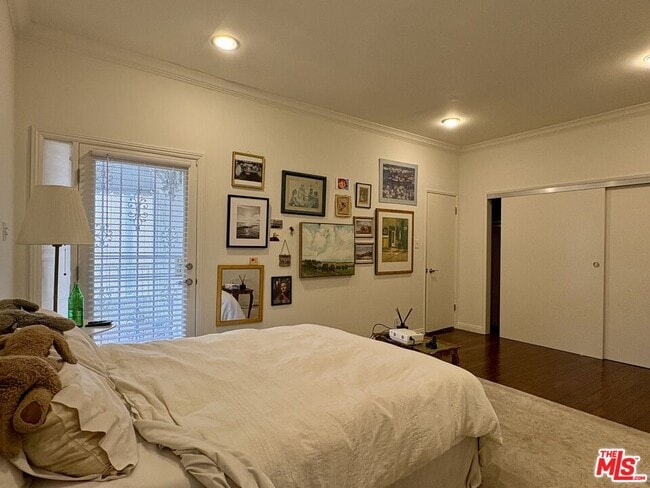 Building Photo - 429 N Sierra Bonita Ave