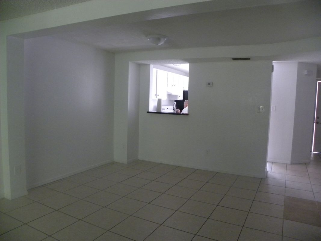 Building Photo - 4966 Sanoma Village