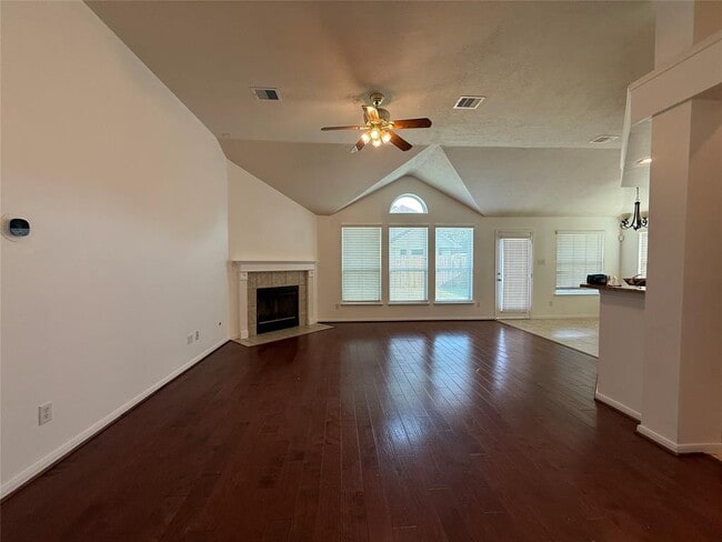Building Photo - 15615 Lost Maples Dr