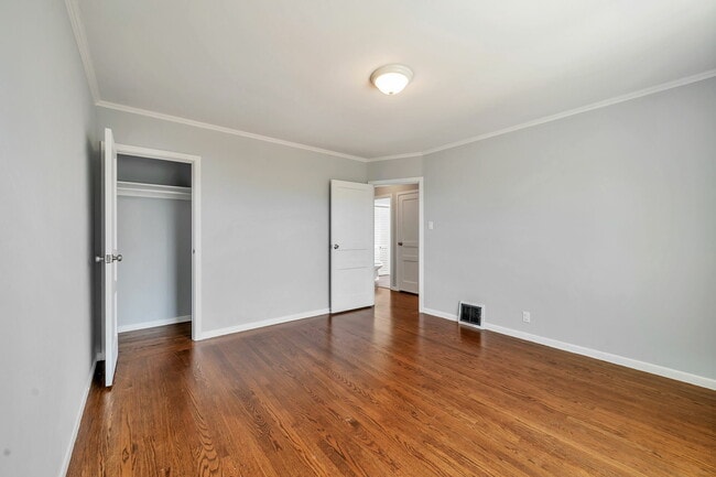 Building Photo - 91 Middlefield Dr