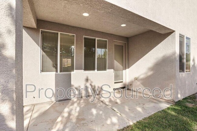 Building Photo - 1723 Bermuda Ln