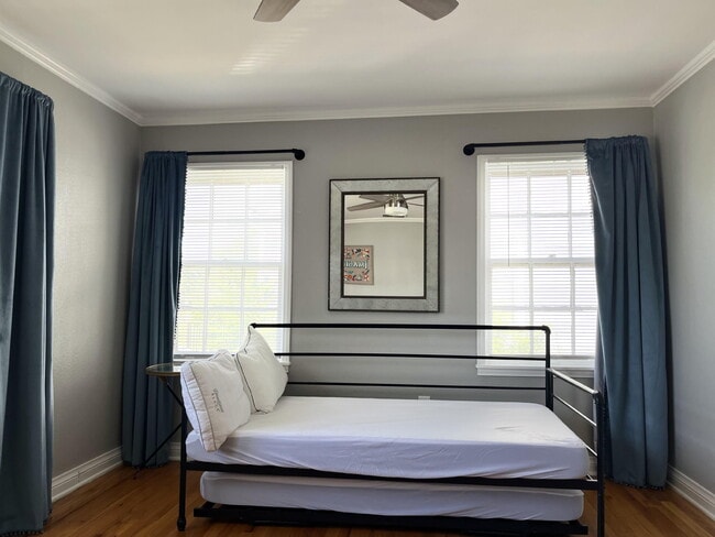 Building Photo - 2611 31st St